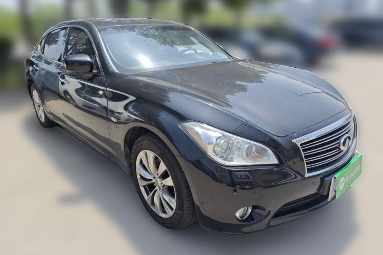 Used Infiniti Q70 2013 Q70L 2.5L Comfort Edition Front Right 45 Deg