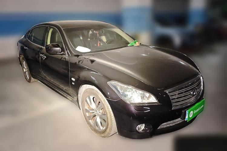 Used Infiniti Q70 2013 Q70L 2.5L Comfort Edition Front Right 45 Deg