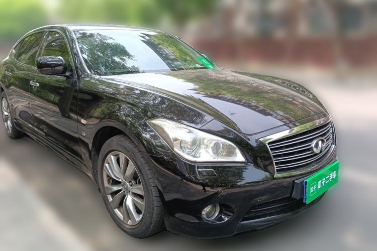 Used Infiniti Q70 2013 Q70L 2.5L Comfort Edition Front Right 45 Deg