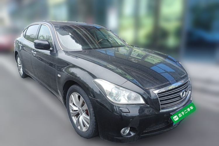 Used Infiniti Q70 2013 Q70L 2.5L Comfort Edition Front Right 45 Deg