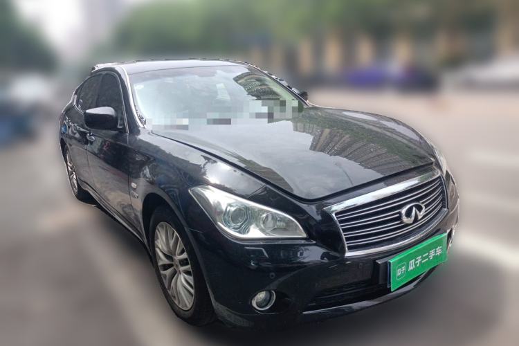 Used Infiniti Q70 2013 Q70L 3.5L Hybrid Luxury Edition Front Right 45 Deg