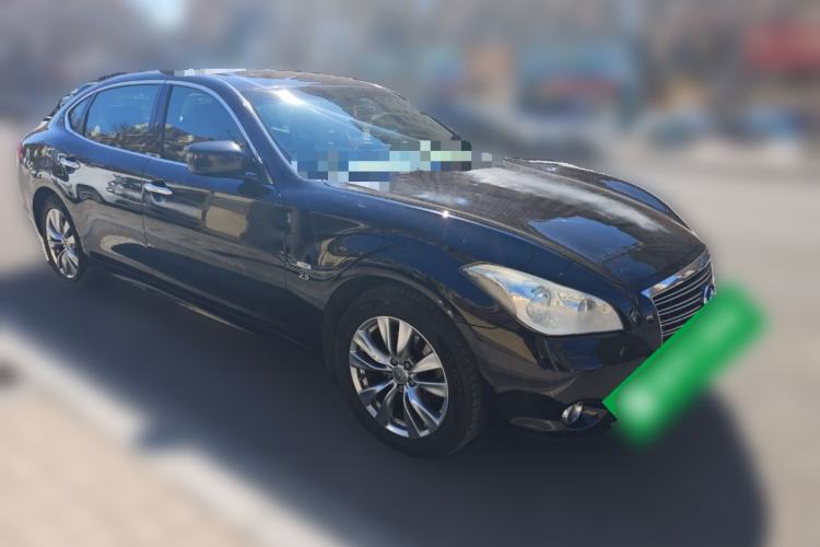 Used Infiniti Q70 2013 Q70L 2.5L Comfort Edition Front Right 45 Deg
