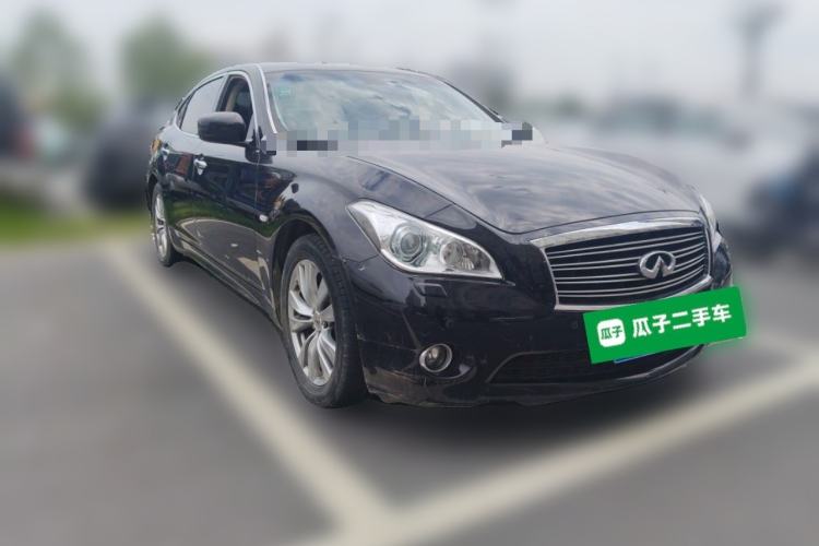 Used Infiniti Q70 2013 Q70L 2.5L Comfort Edition Front Right 45 Deg