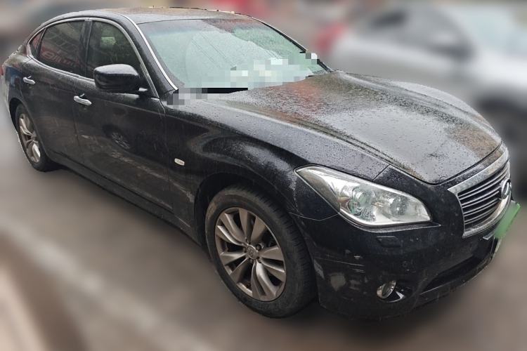 Used Infiniti Q70 2013 Q70L 2.5L Comfort Edition Front Right 45 Deg