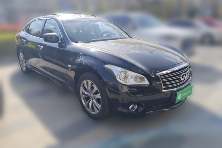 Used Infiniti Q70 2013 Q70L 2.5L Comfort Edition Front Right 45 Deg