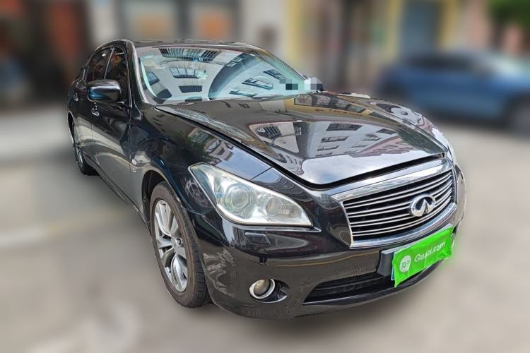 Used Infiniti Q70 2013 Q70L 2.5L Elegance Edition Front Right 45 Deg