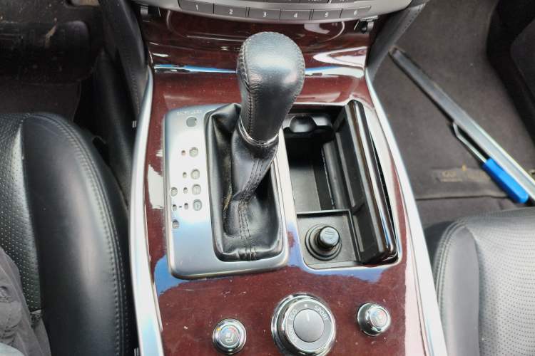 Used Infiniti Q70 2013 Q70L 2.5L Elegance Edition Gear Lever