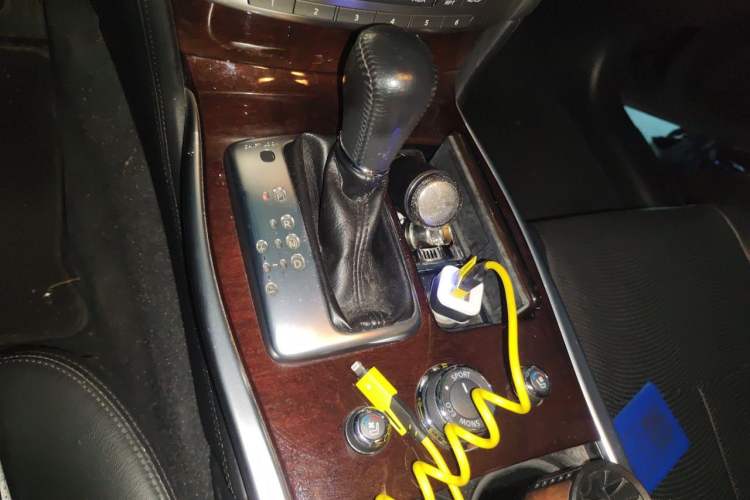 Used Infiniti Q70 2013 Q70L 2.5L Comfort Edition Gear Lever