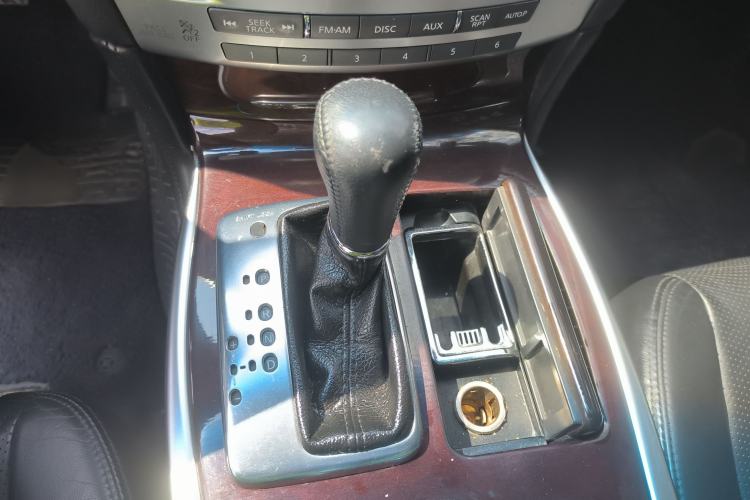 Used Infiniti Q70 2013 Q70L 2.5L Comfort Edition Gear Lever
