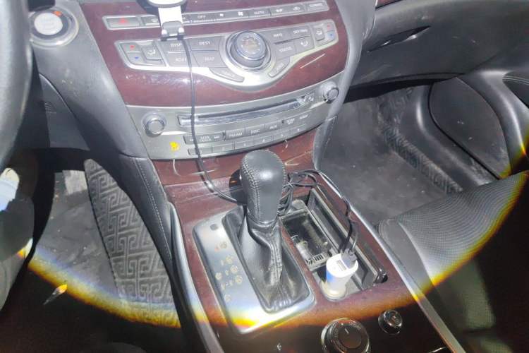 Used Infiniti Q70 2013 Q70L 2.5L Elegance Edition Gear Lever