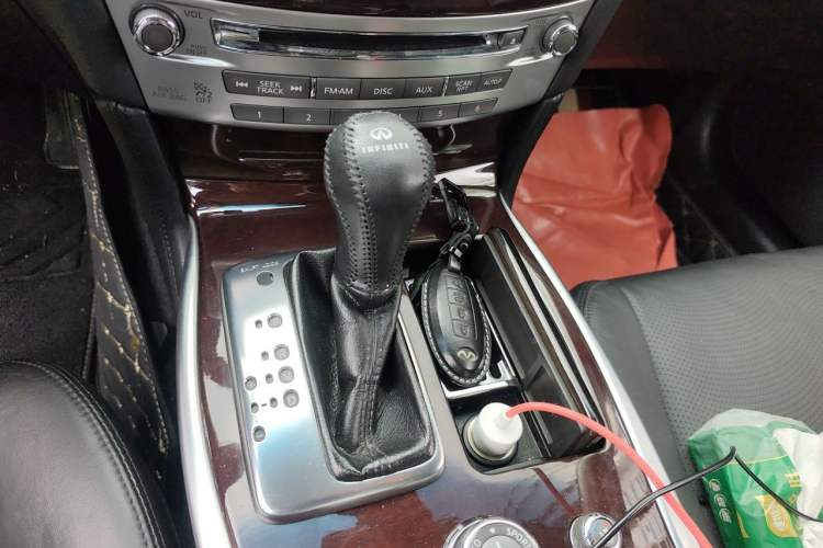 Used Infiniti Q70 2013 Q70L 2.5L Elegance Edition Gear Lever