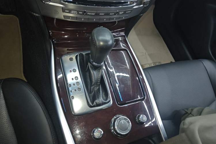 Used Infiniti Q70 2013 Q70L 2.5L Comfort Edition Gear Lever