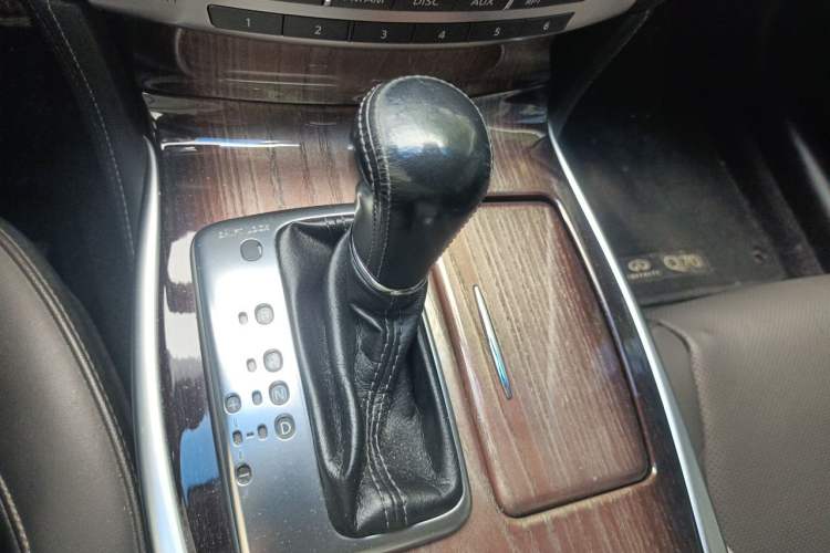 Used Infiniti Q70 2013 Q70L 3.5L Hybrid Luxury Edition Gear Lever