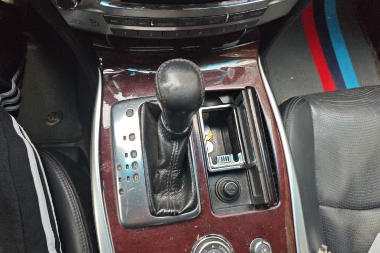 Used Infiniti Q70 2013 Q70L 2.5L Comfort Edition Gear Lever