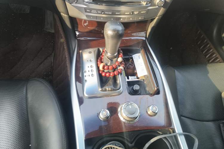 Used Infiniti Q70 2013 Q70L 2.5L Comfort Edition Gear Lever