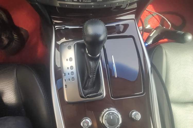 Used Infiniti Q70 2013 Q70L 2.5L Comfort Edition Gear Lever