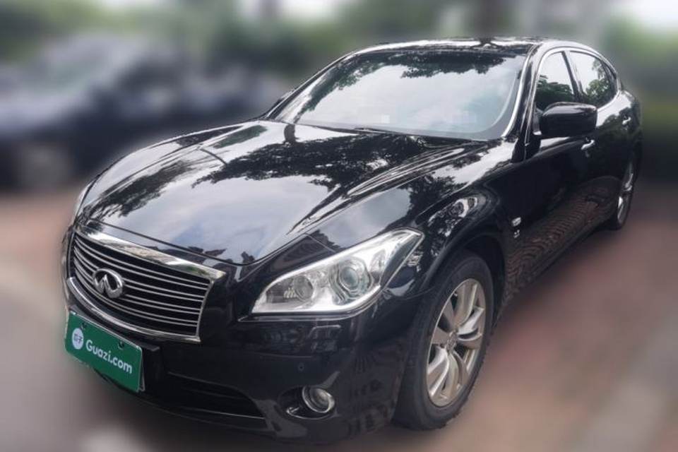 Infiniti Q70 2013