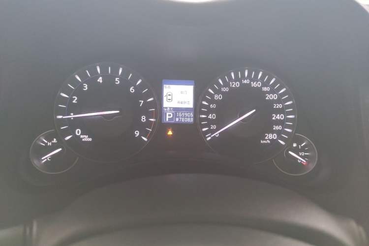 Used Infiniti Q70 2013 Q70L 2.5L Elegance Edition Instrument Cluster