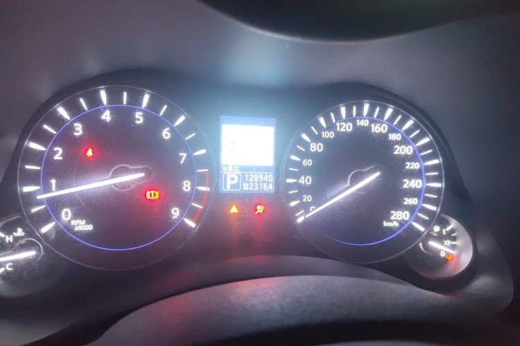 Used Infiniti Q70 2013 Q70L 2.5L Elegance Edition Instrument Cluster