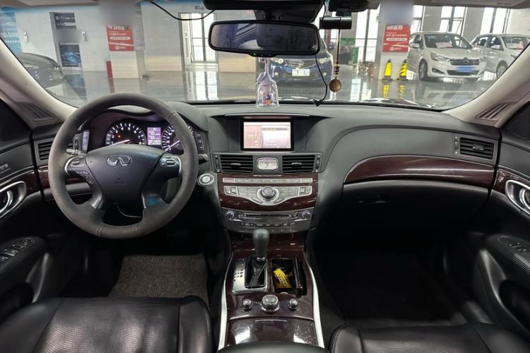 Used Infiniti Q70 2013 Q70L 2.5L Comfort Edition Interior 10