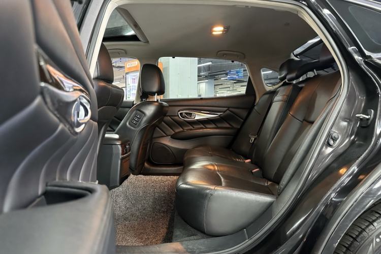 Used Infiniti Q70 2013 Q70L 2.5L Comfort Edition Interior 11