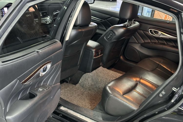 Used Infiniti Q70 2013 Q70L 2.5L Comfort Edition Interior 12