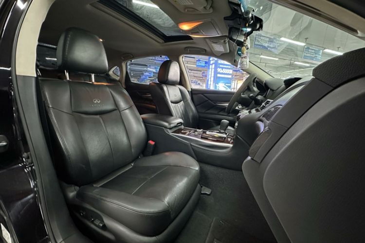 Used Infiniti Q70 2013 Q70L 2.5L Comfort Edition Interior 3