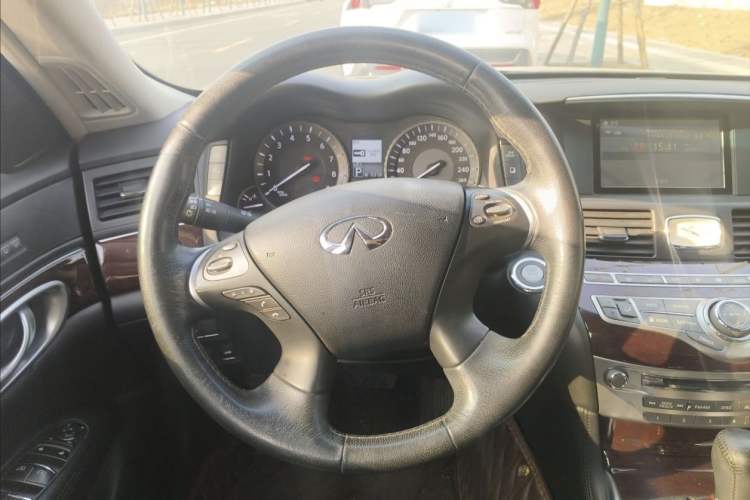 Used Infiniti Q70 2013 Q70L 2.5L Comfort Edition Interior 6