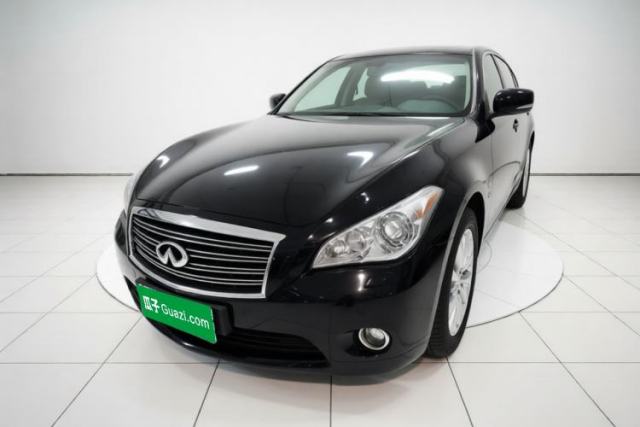 Ojetý Infiniti Q70 2013 Q70L 2.5L Comfort Edition