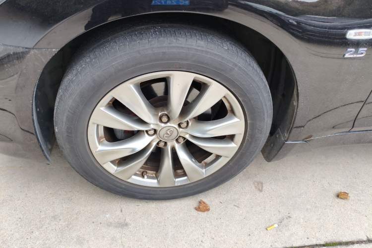 Used Infiniti Q70 2013 Q70L 2.5L Elegance Edition Left Front Wheel Hub