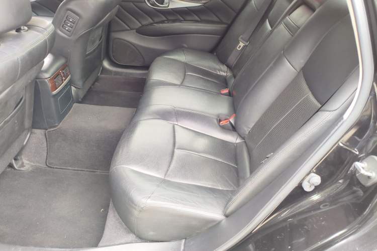 Used Infiniti Q70 2013 Q70L 2.5L Elegance Edition Left Rear Seat