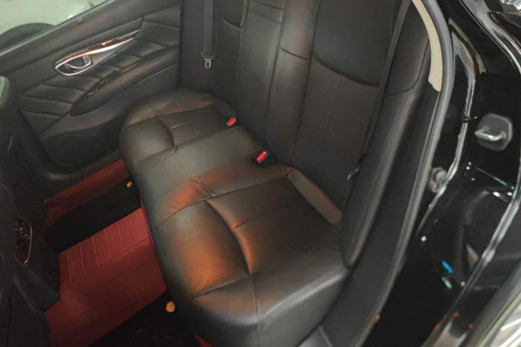 Used Infiniti Q70 2013 Q70L 2.5L Elegance Edition Left Rear Seat