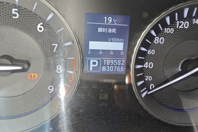 Used Infiniti Q70 2013 Q70L 2.5L Comfort Edition Odometer Close Up