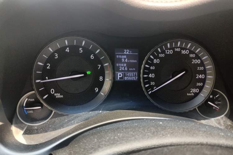 Used Infiniti Q70 2013 Q70L 3.5L Hybrid Luxury Edition Odometer Close Up