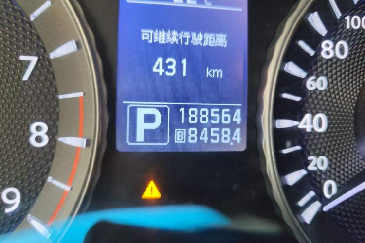 Used Infiniti Q70 2013 Q70L 2.5L Elegance Edition Odometer Close Up