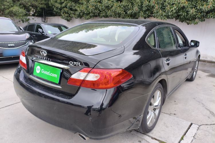 Used Infiniti Q70 2013 Q70L 2.5L Elegance Edition Rear Right 45 Deg
