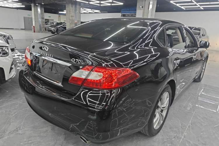 Used Infiniti Q70 2013 Q70L 2.5L Comfort Edition Rear Right 45 Deg