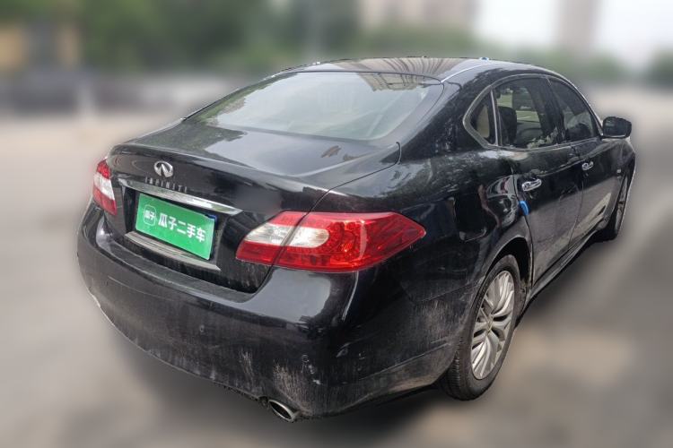 Used Infiniti Q70 2013 Q70L 3.5L Hybrid Luxury Edition Rear Right 45 Deg