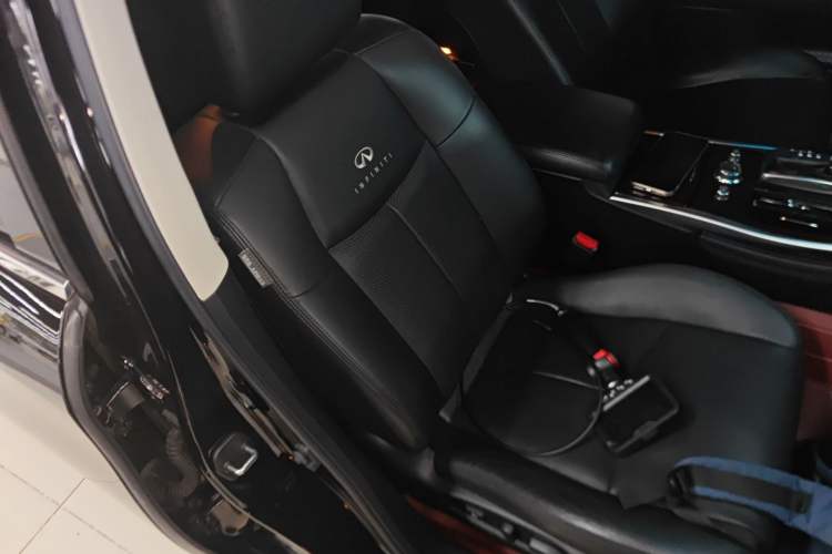 Used Infiniti Q70 2013 Q70L 2.5L Elegance Edition Right Front Seat