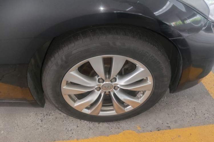 Used Infiniti Q70 2013 Q70L 2.5L Comfort Edition Right Front Wheel Hub
