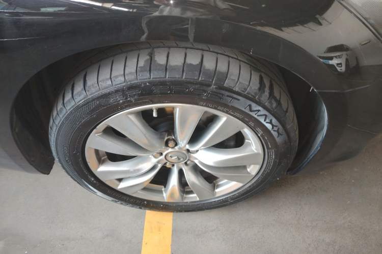 Used Infiniti Q70 2013 Q70L 2.5L Comfort Edition Right Front Wheel Hub