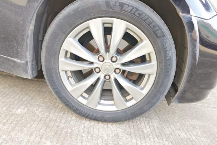 Used Infiniti Q70 2013 Q70L 2.5L Comfort Edition Right Front Wheel Hub
