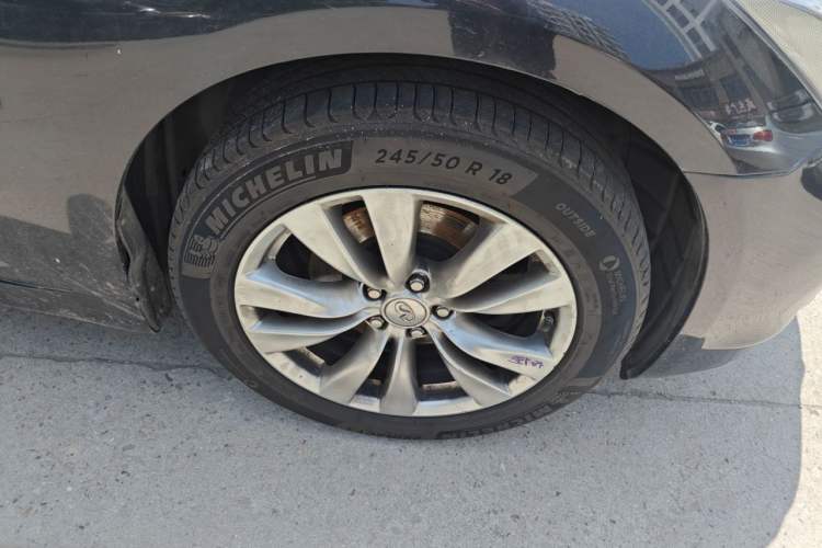 Used Infiniti Q70 2013 Q70L 2.5L Comfort Edition Right Front Wheel Hub