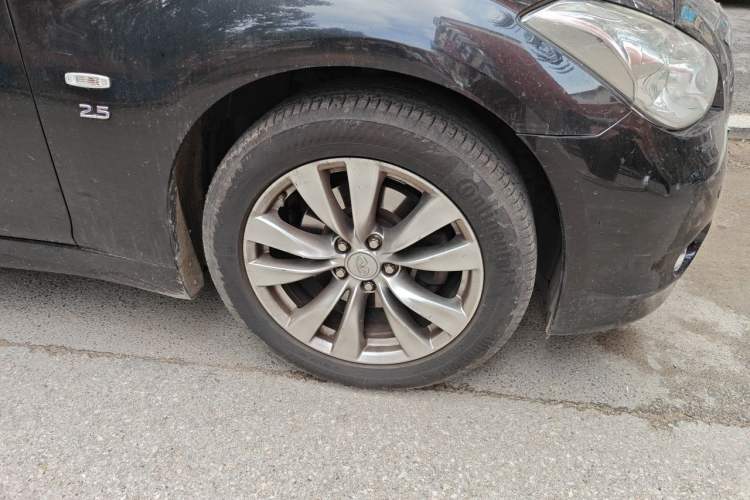 Used Infiniti Q70 2013 Q70L 2.5L Comfort Edition Right Front Wheel Hub