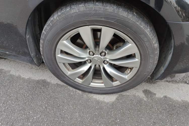 Used Infiniti Q70 2013 Q70L 2.5L Comfort Edition Right Front Wheel Hub