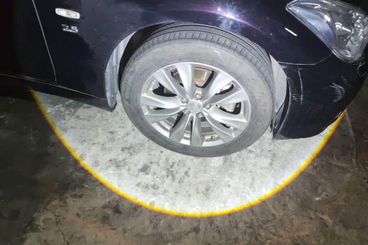 Used Infiniti Q70 2013 Q70L 2.5L Elegance Edition Right Front Wheel Hub