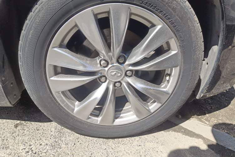 Used Infiniti Q70 2013 Q70L 2.5L Comfort Edition Right Front Wheel Hub