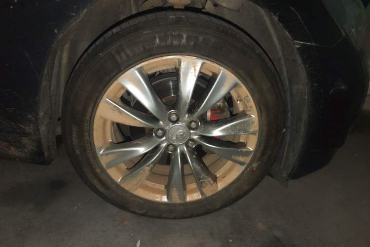 Used Infiniti Q70 2013 Q70L 2.5L Comfort Edition Right Front Wheel Hub