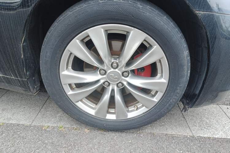 Used Infiniti Q70 2013 Q70L 2.5L Comfort Edition Right Front Wheel Hub
