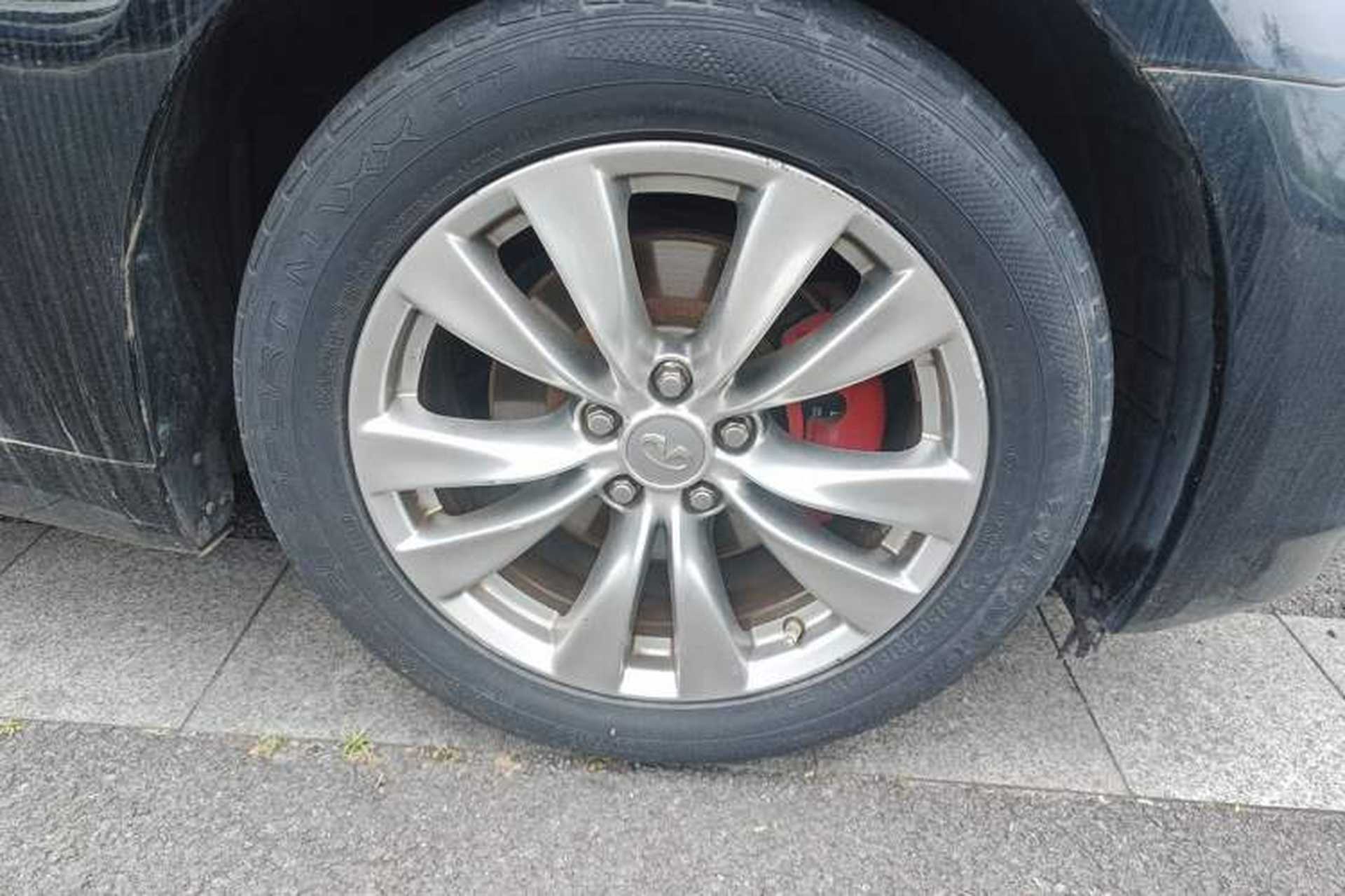 Used Infiniti Q70 2013 Q70L 2.5L Comfort Edition Right Front Wheel Hub